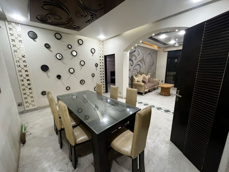 Team Area, sushant lok i 3 Bedroom 1745 Sq.Ft. Builder Floor In Sushant Lok I Gurgaon 9826342