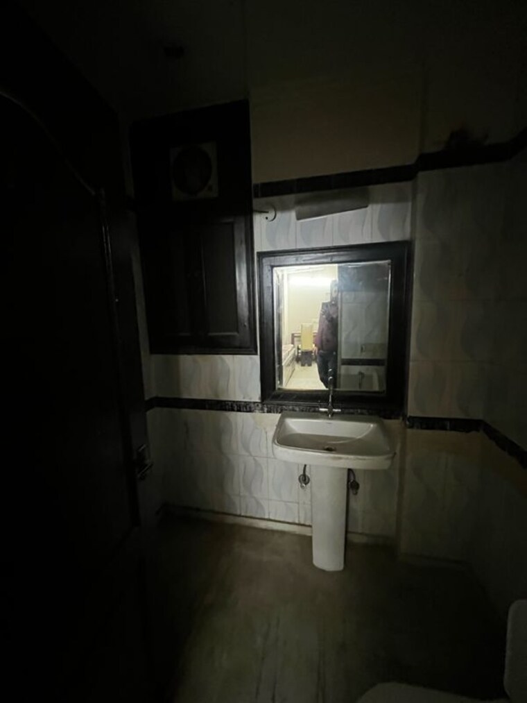 Kitchen, sushant lok i 3 Bedroom 1745 Sq.Ft. Builder Floor In Sushant Lok I Gurgaon 9826342