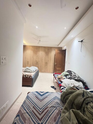 Bedroom in 3.5 BHK Builder Floor at Dlf Phase ii – for Rent