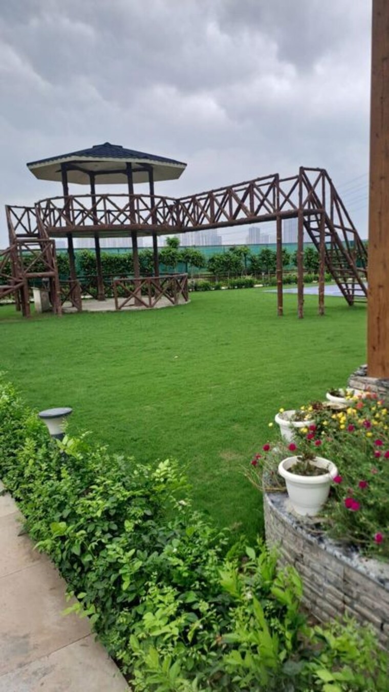Garden, sawera-country-farms 6+ Bedroom 1008 Sq.Yd. Independent House In Sector 150 Noida 9826363