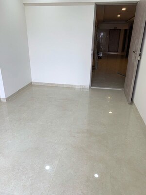 Room in 1.5 BHK Apartment at Chandiwala Pearl Regency, Andheri West – for Rent