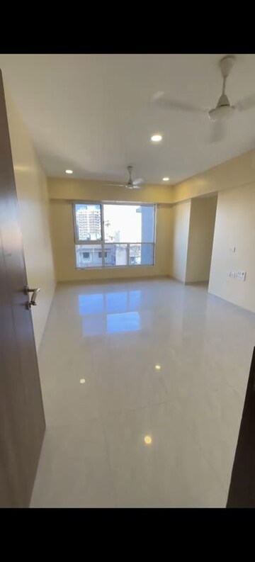 2 BHK Apartment For Rent in Supreme 19, Lokhandwala