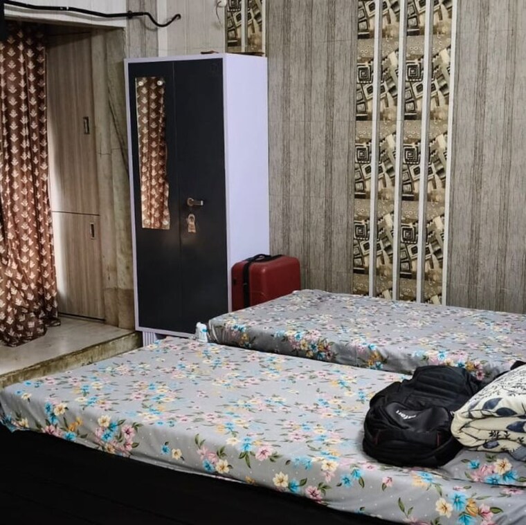 Bedroom, patlipada Pg For Boys In Patlipada 9826411