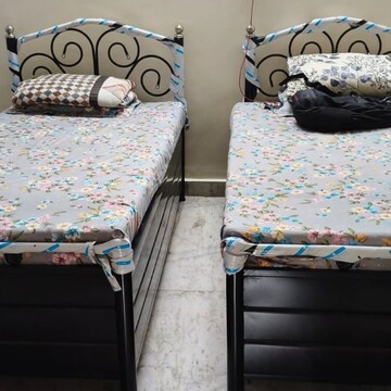 Bedroom in  Pg at Patlipada – for Rent