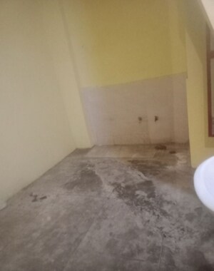 Room in 1 BHK Independent House at Aliganj – for Rent