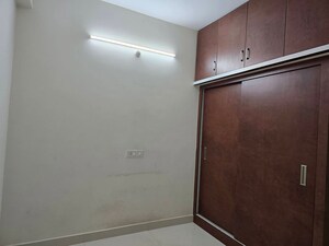 Room in 2 BHK Apartment at Kondapur – for Rent
