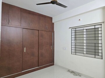 Room in 2 BHK Apartment at Kondapur – for Rent