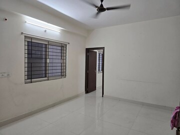 Room in 2 BHK Apartment at Kondapur – for Rent