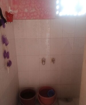 1 RK Villa For Rent in Aliganj