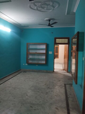 Room in 3 BHK Independent House at Kamta – for Rent