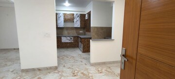 Room in 4 BHK Builder Floor at Chattarpur – for Rent