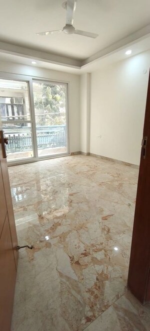 Room in 4 BHK Builder Floor at Chattarpur – for Rent