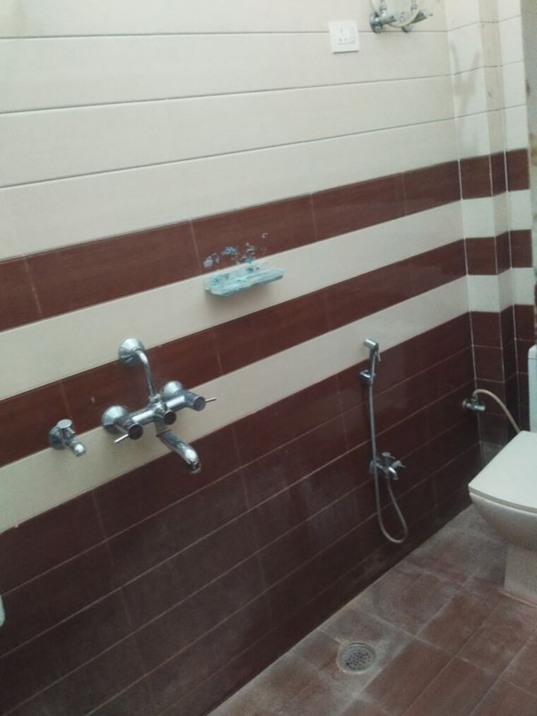 Attached Bathroom, matiyari 2 Bedroom 1250 Sq.Ft. Independent House In Matiyari Lucknow 9826473