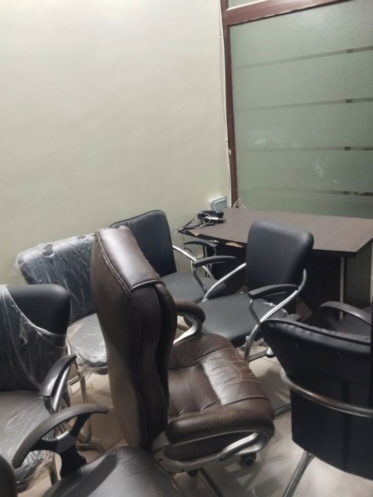 Team Area, vibhuti khand Commercial Office Space 880 Sq.Ft. In Vibhuti Khand Lucknow 9826481