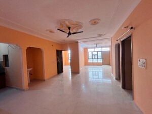 Room in  Warehouse at Migsun Alpha Central, Alpha Ii Greater Noida – for Rent