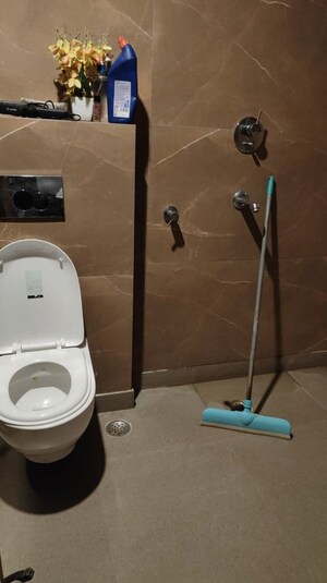 Furnished Amenities in 3 BHK Builder Floor at Vasant Kunj – for Sale