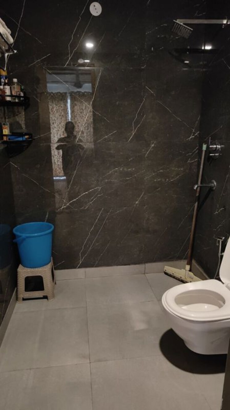 Bathroom, vasant kunj 3 Bedroom 160 Sq.Yd. Builder Floor In Vasant Kunj Delhi 9826504