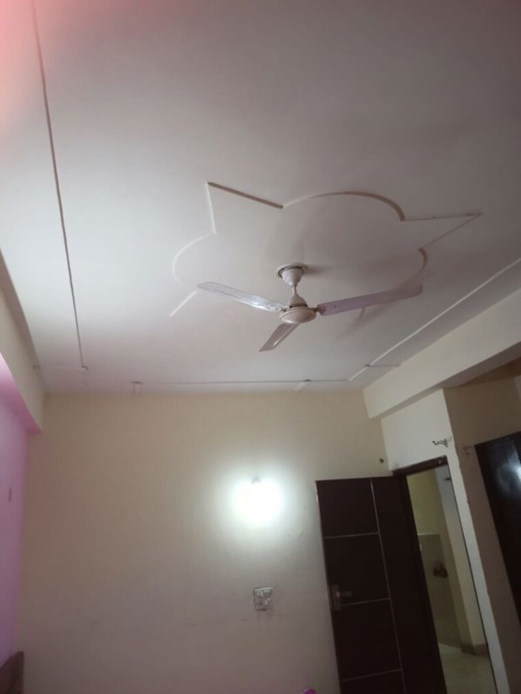 Bathroom, isp-shivam-plaza 2 Bedroom 60 Sq.Mt. Independent House In Delta I Greater Noida Greater Noida 9826508