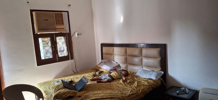 Bedroom, vasant kunj 3 Bedroom 1350 Sq.Ft. Builder Floor In Vasant Kunj Delhi 9826513