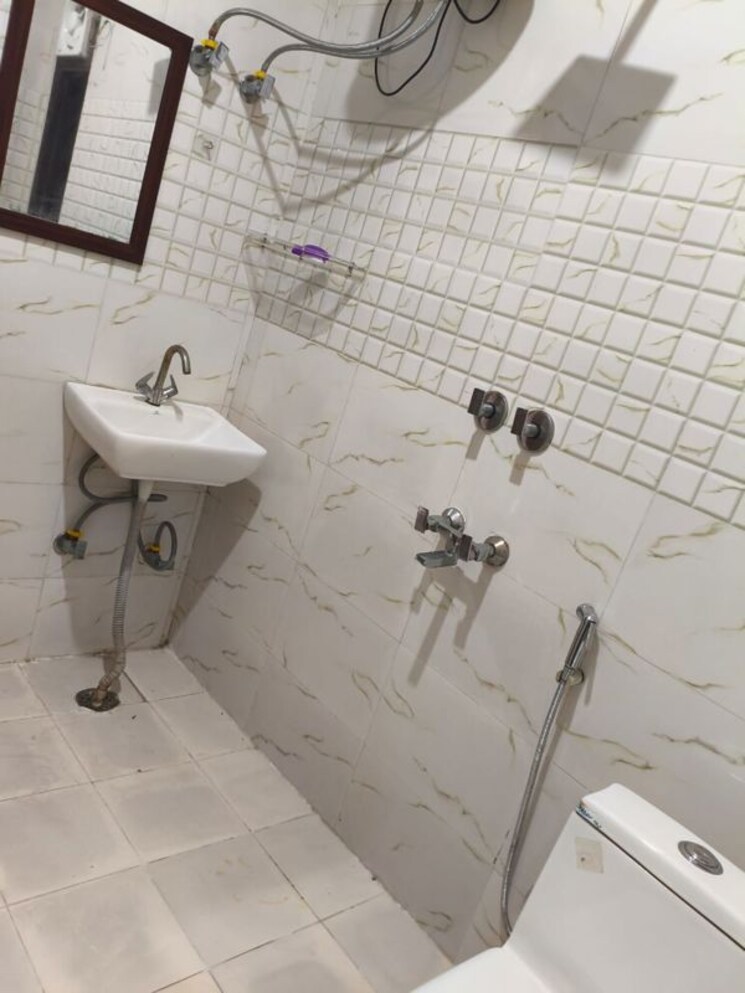 Bathroom, vasant kunj 2 Bedroom 900 Sq.Ft. Builder Floor In Vasant Kunj Delhi 9826528