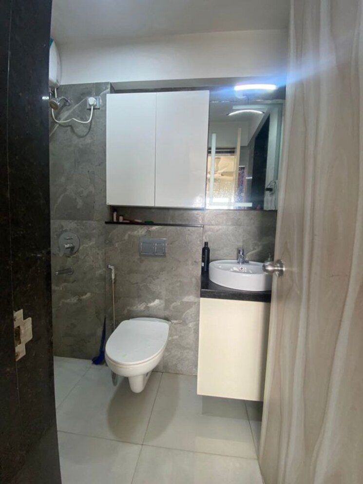 Bathroom, d-v-shree-shashwat 2 Bedroom 950 Sq.Ft. Apartment In Mira Road Thane 9826568