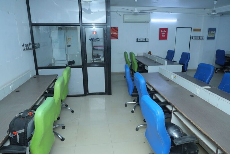 Team Area, adajan Commercial Office Space 1059 Sq.Ft. In Adajan Surat 9826577