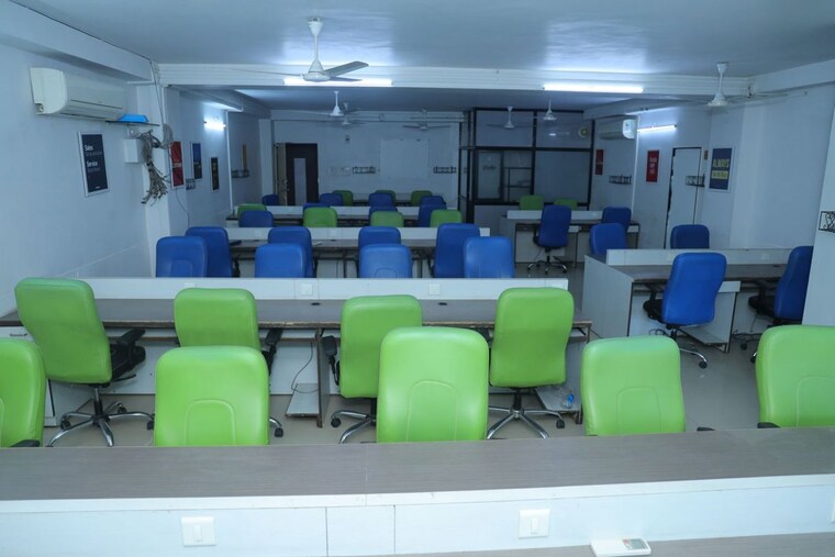 Team Area, adajan Commercial Office Space 1059 Sq.Ft. In Adajan Surat 9826577