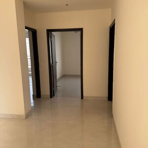 Room in 4 BHK Apartment at Adani Oyster Grande Phase 2, Sector 102a – for Rent
