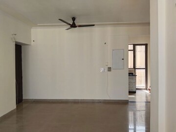 Room in 3 BHK Builder Floor at Unitech Uniworld Gardens 2, Sector 47 – for Rent