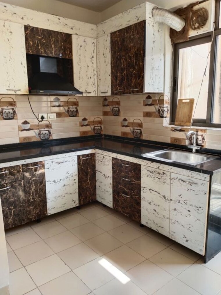 Kitchen, unitech-uniworld-gardens-2 3 Bedroom 1745 Sq.Ft. Builder Floor In Sector 47 Gurgaon 9826643