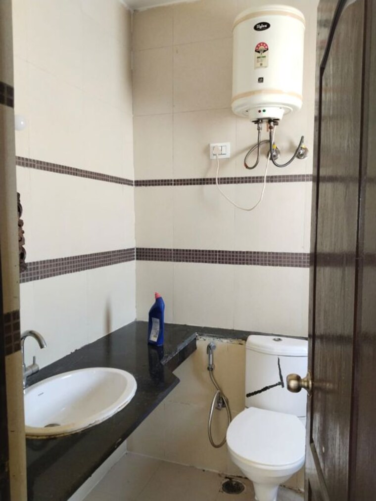 Other, unitech-uniworld-gardens-2 3 Bedroom 1745 Sq.Ft. Builder Floor In Sector 47 Gurgaon 9826643