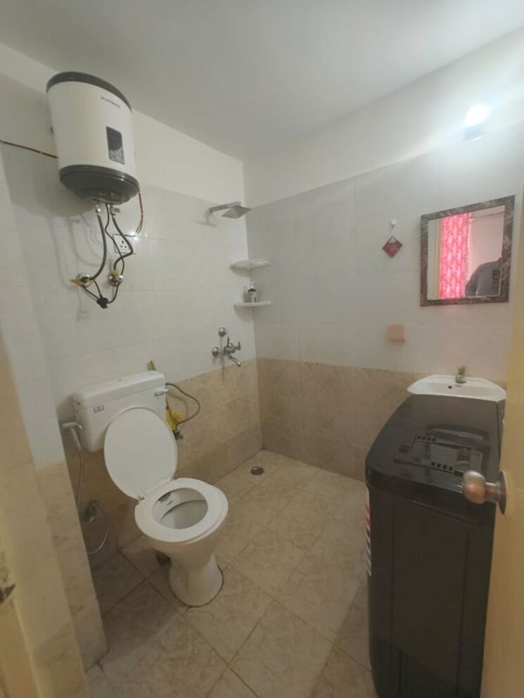 Bathroom, shree-vardhman-green-court 2 Bedroom 690 Sq.Ft. Apartment In Sector 90 Gurgaon 9826649
