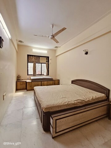 Bedroom in 1 BHK Apartment at Kakad Estate Worli, Worli – for Rent