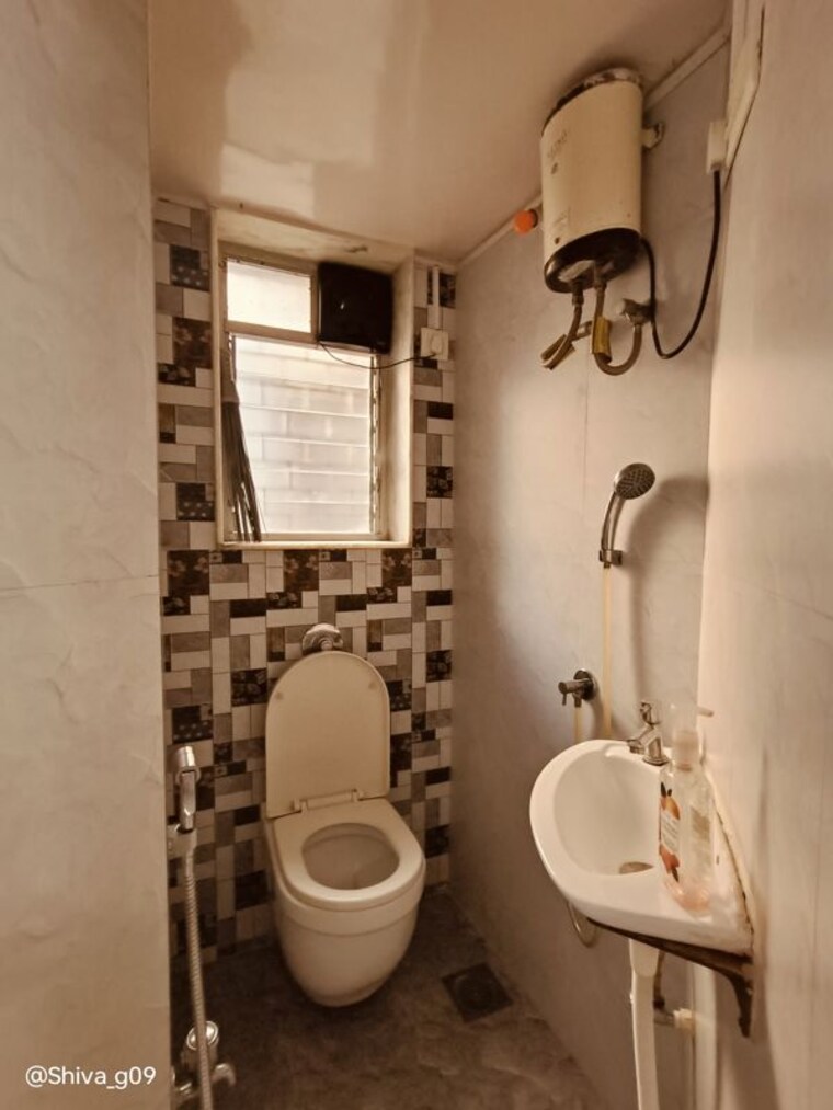 Bathroom, kakad-estate-worli 1 Bedroom 550 Sq.Ft. Apartment In Worli Mumbai 9826659