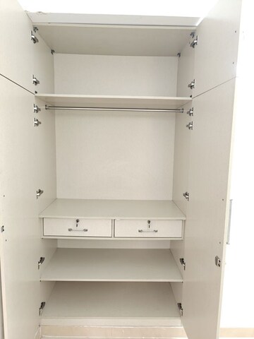 Furnished Amenities in 3 BHK Apartment at Sector 4 Greater Noida – for Rent