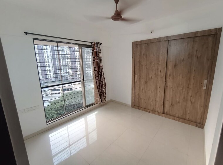 Room, runwal-eirene 1 Bedroom 422 Sq.Ft. Apartment In Balkum Pada Thane 9826681