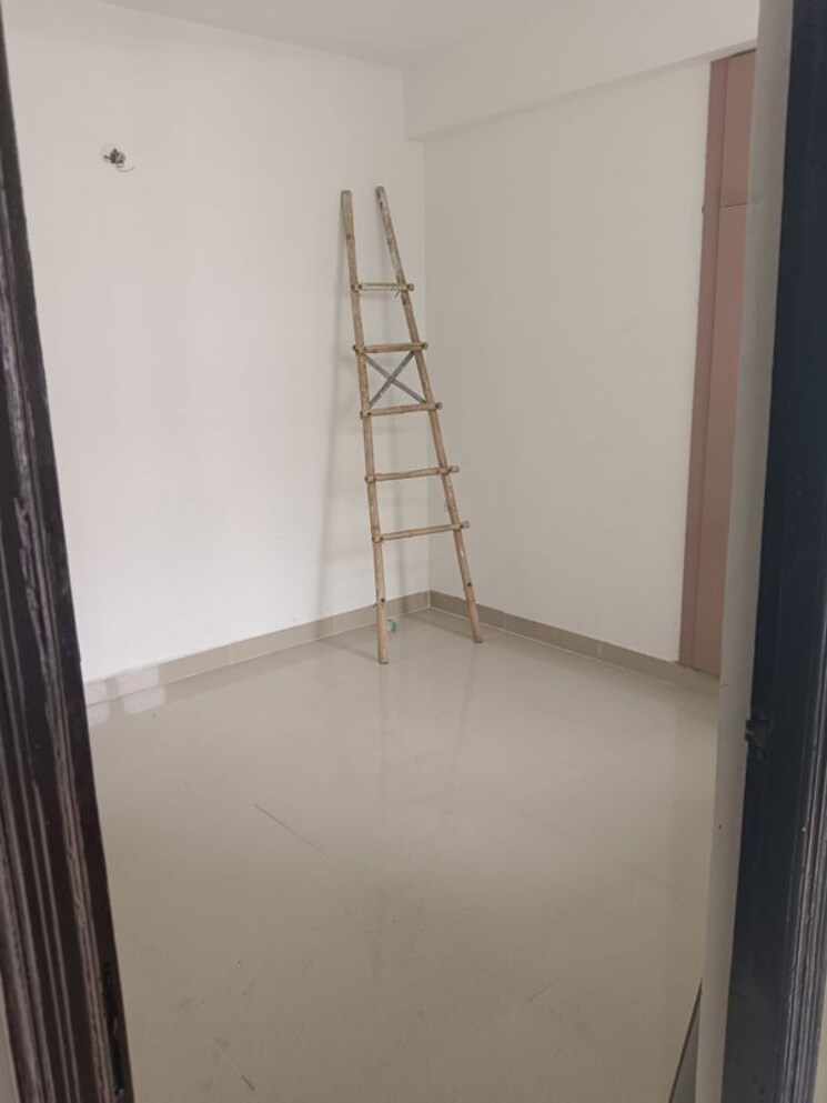 Room, sector 16c greater noida 3 Bedroom 1227 Sq.Ft. Apartment In Sector 16c Greater Noida Greater Noida 9826697