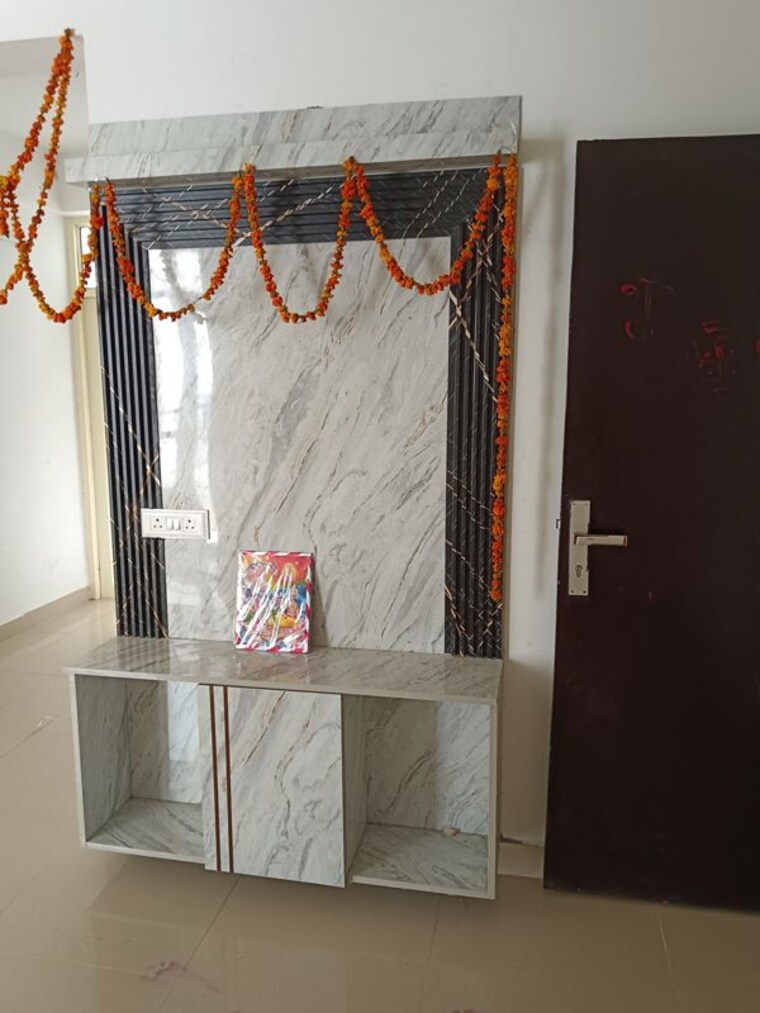 Room, sector 16c greater noida 3 Bedroom 1227 Sq.Ft. Apartment In Sector 16c Greater Noida Greater Noida 9826697