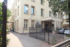  Office Space – Exterior View View at Dadar West - for Rent