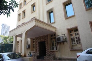  Office Space For Rent in Dadar West