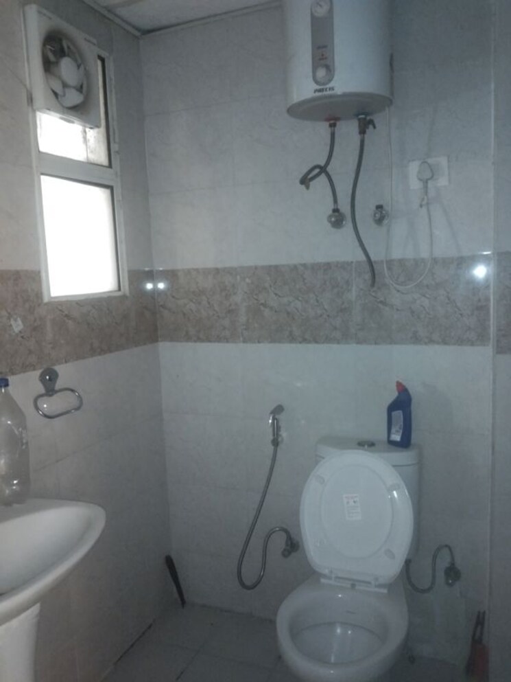 Bathroom, supertech-ecovillage-ii 2 Bedroom 890 Sq.Ft. Apartment In Sector 16b Greater Noida Greater Noida 9826729