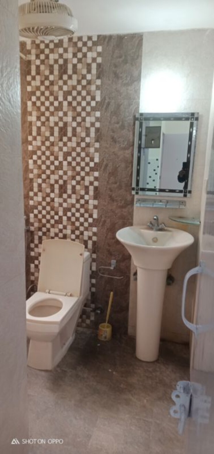 Bathroom, vasant kunj 3 Bedroom 1450 Sq.Ft. Apartment In Vasant Kunj Delhi 9826738
