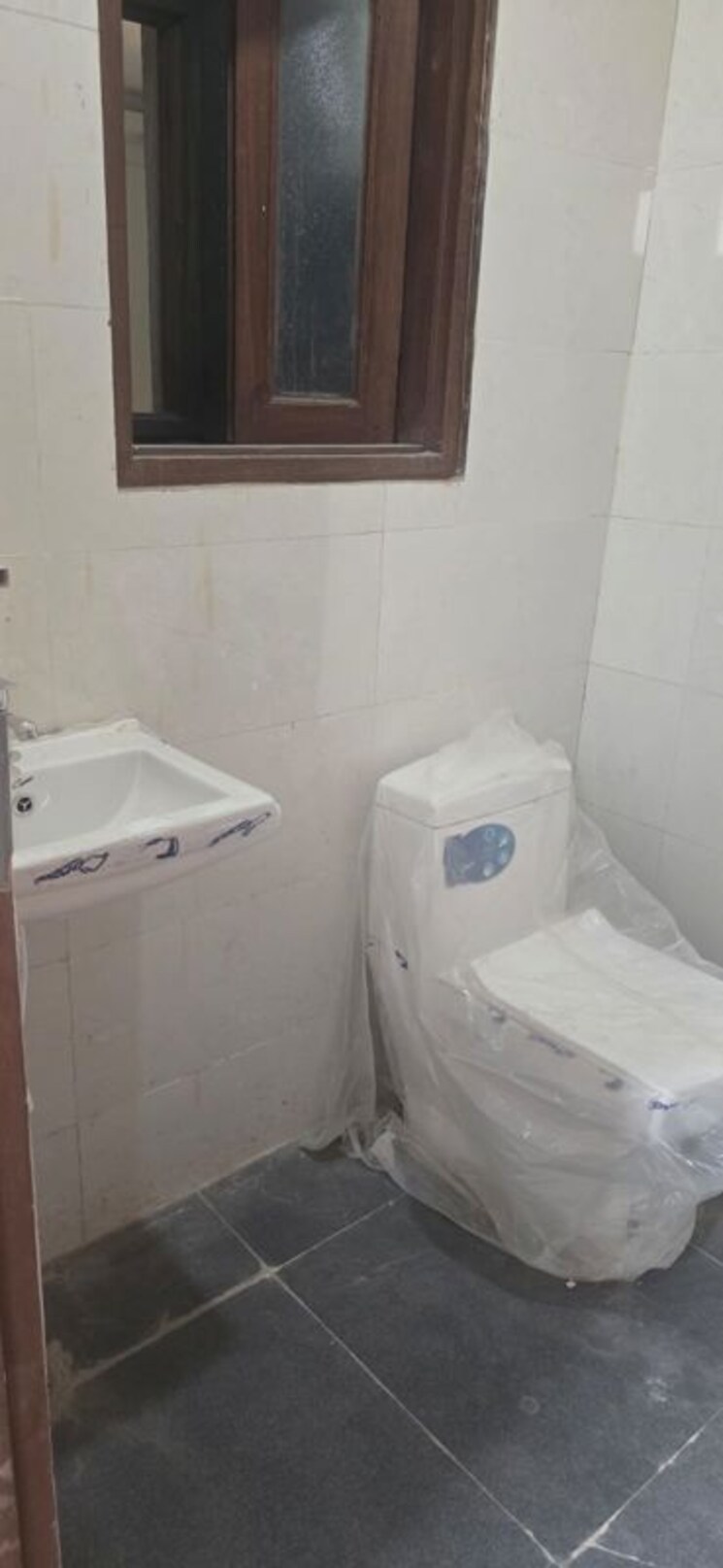 Bathroom, sector 89 3 Bedroom 1250 Sq.Ft. Builder Floor In Sector 89 Noida 9822170