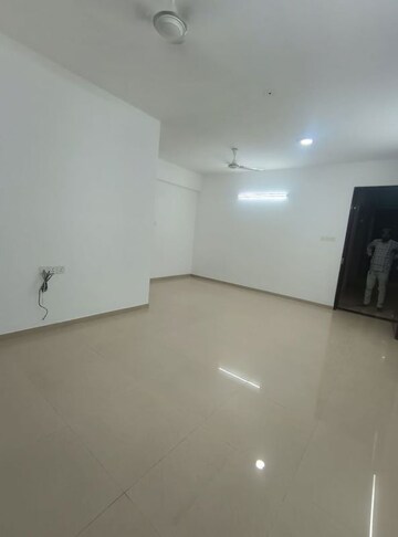 Room in 2 BHK Apartment at Rustomjee Riviera, Malad West – for Rent