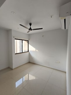 2 BHK Apartment For Sale in Lodha Downtown
