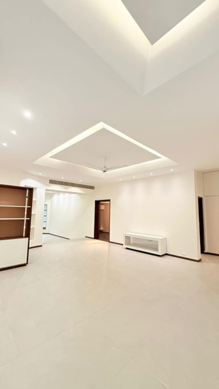 Room, indiranagar 4 Bedroom 3560 Sq.Ft. Independent House In Indiranagar Bangalore 9826802