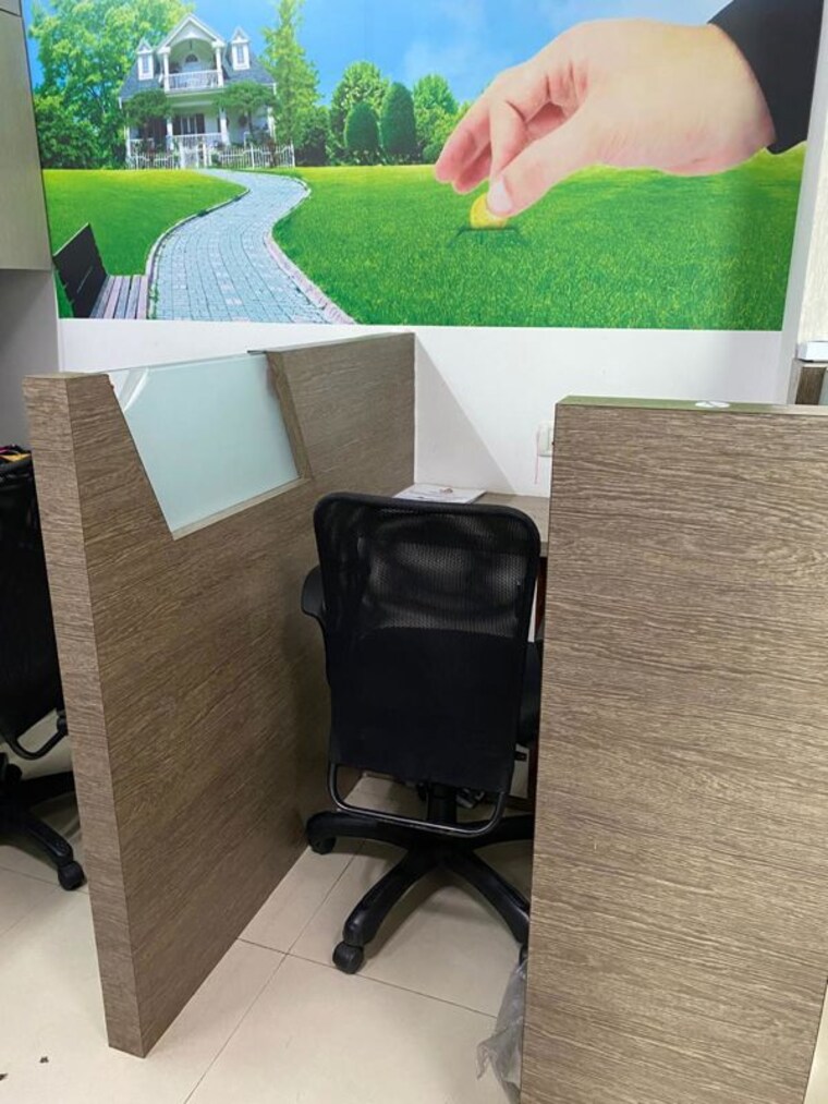 Team Area, platinum-techno-park Commercial Office Space 850 Sq.Ft. In Vashi Sector 30 Navi Mumbai 9826813