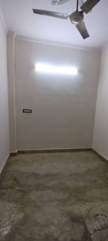 Room in 1 BHK Builder Floor at Rohini Sector 8 – for Rent