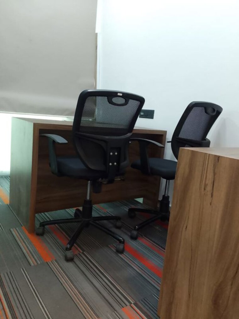 Team Area, metro-fairmount Commercial Office Space 600 Sq.Ft. In Sanpada Navi Mumbai 9826841