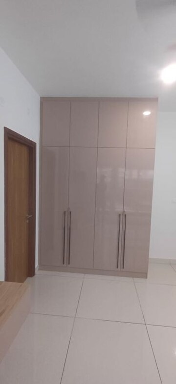 Room in 4 BHK Apartment at Avalon Park At The Prestige City, Sarjapur Road – for Rent